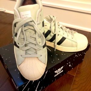 Star Wars Mandalorian Adidas Superstars Size 7.5 Men/9.5 Women